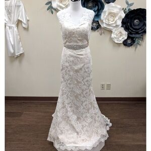 Mermaid lace wedding dress bridal gown Sample 8 street Size 4 6 recommended